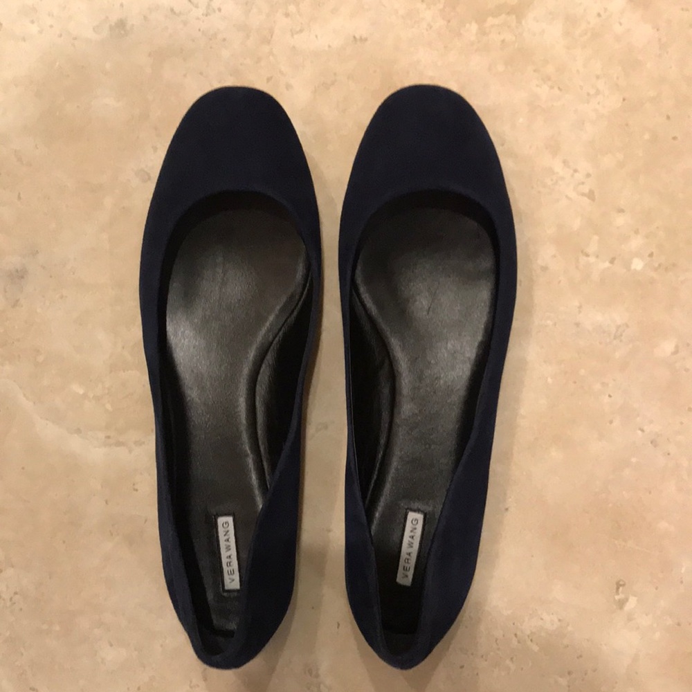 Vera Wang navy leather/suede flats